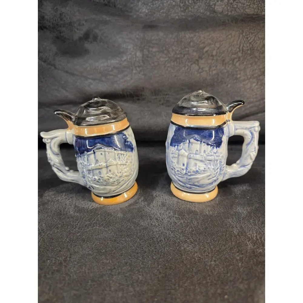 Vintage Wisconsin Dells Jaws of the Dells Beer Stein Salt & Pepper Shakers Japan